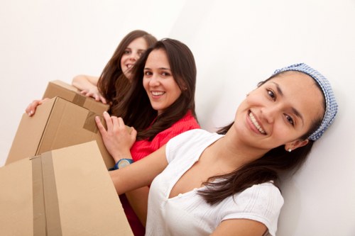 Northsheen packing team organizing belongings for an efficient relocation