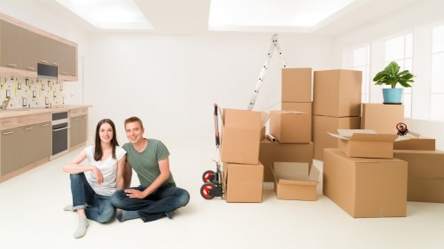 Careful packing service for fragile belongings in Northsheen